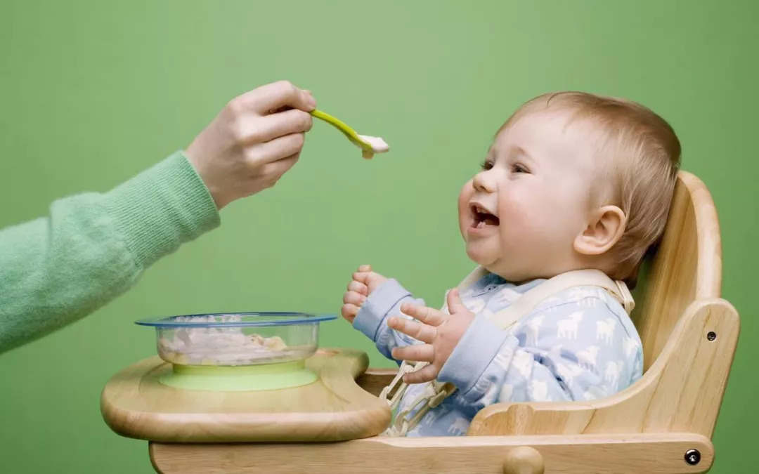 七个月宝宝可以吃橘子吗？关于婴儿辅食添加的探讨