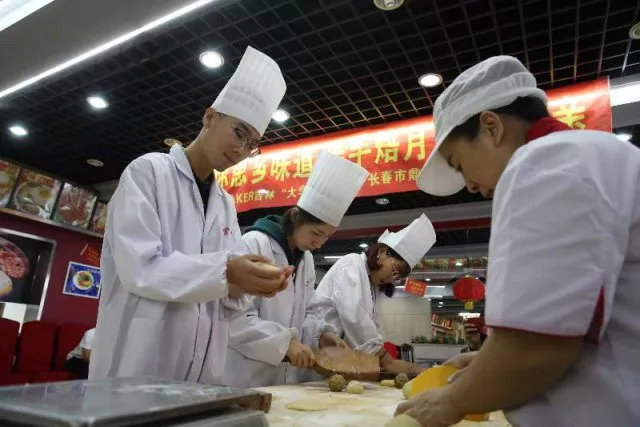 广东红土食品有限公司，传承美食文化，铸就品牌辉煌